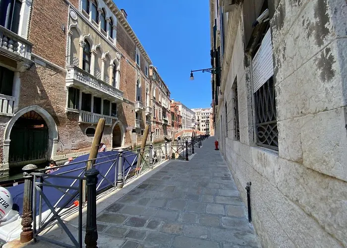 LN HOMES VENICE - San Marco Canal View
